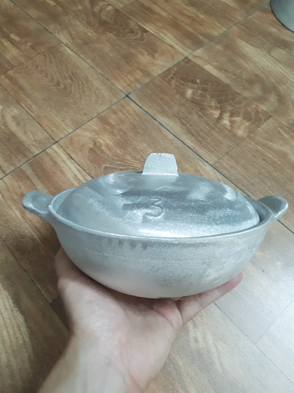 Nồi gang kho thịt cá 18cm ( số 3 )