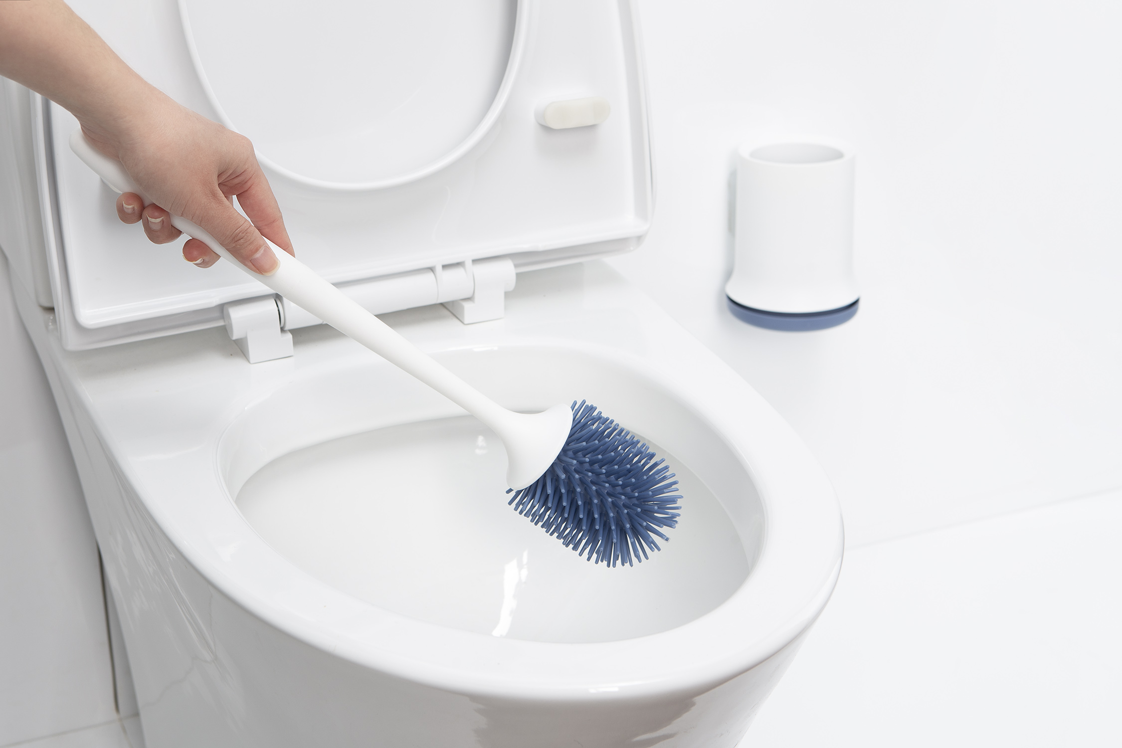 Chổi cọ toilet đầu silicon Inochi (có hộp đựng gắn tường)