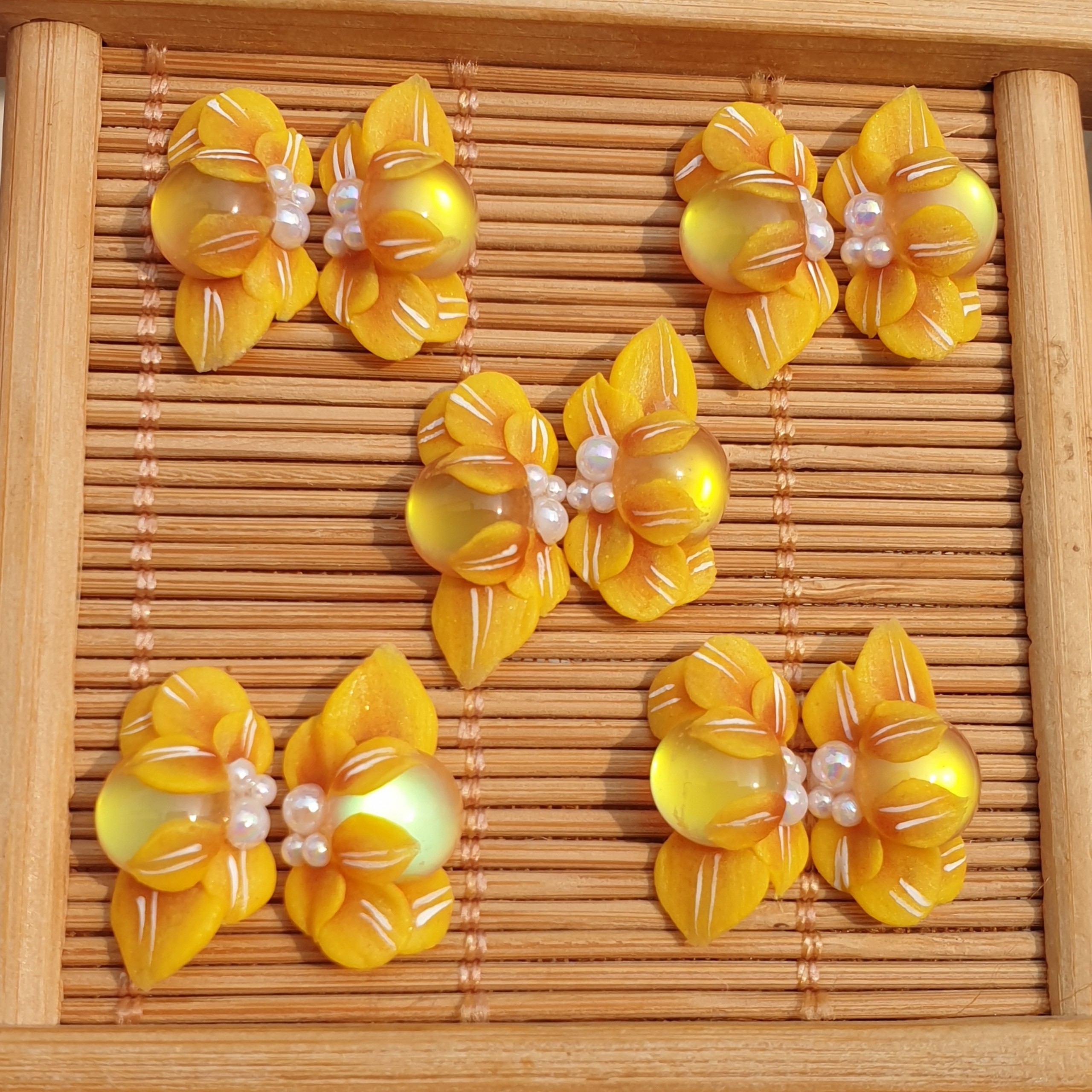 [HCM]Hoa bột nổi - hoa nửa ôm đá mắt mèo 12HB