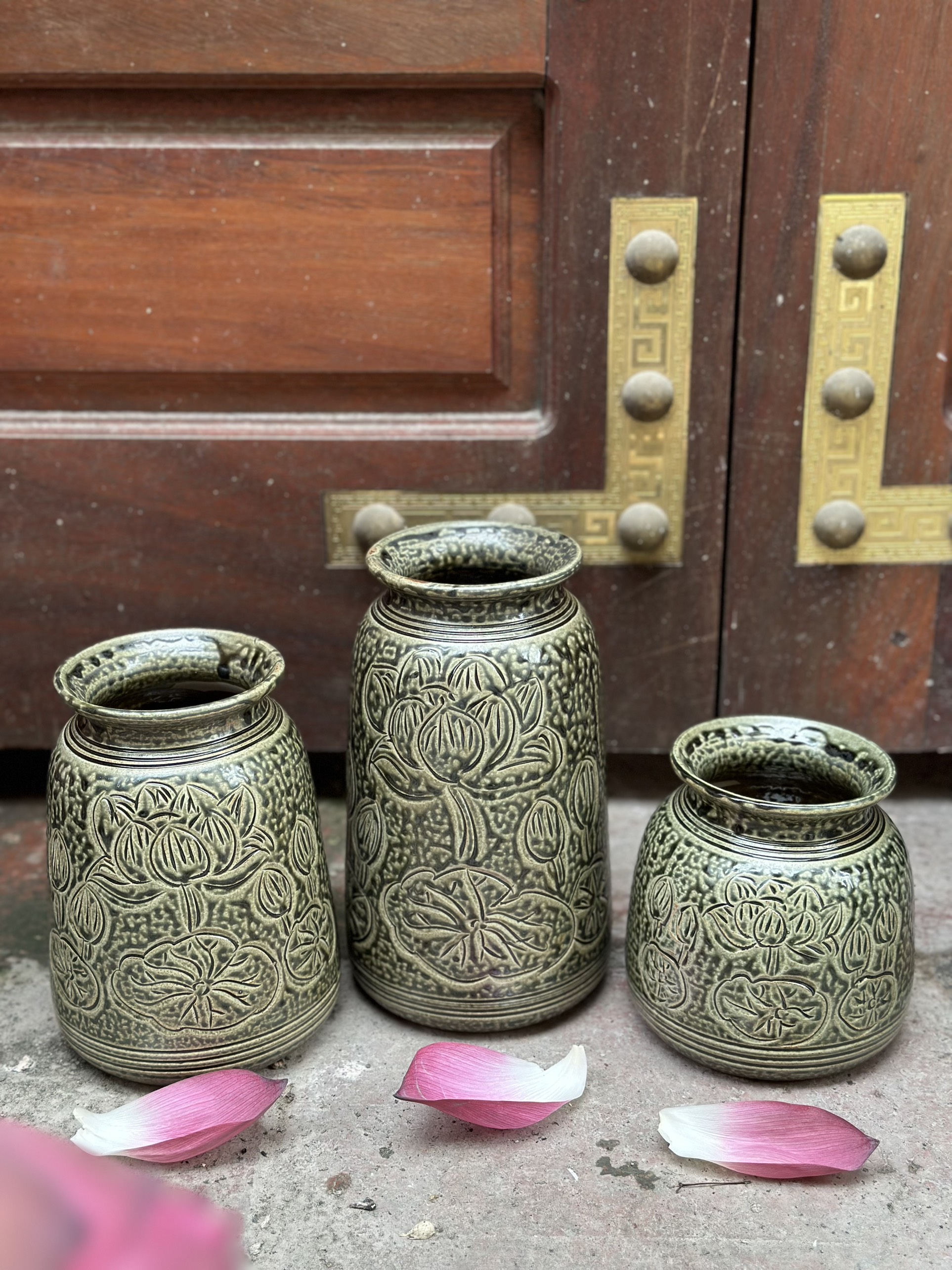 Bộ 3 bình hoa khắc sen men lam cao cấp gốm sứ bát tràng, lọ hoa đẹp cắm sen trang trí nhà cửa