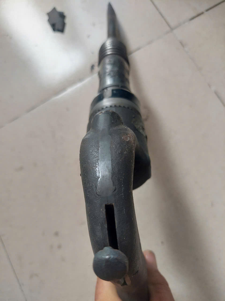 Máy đục dùng hơi, khí nén hàng bãi nhật