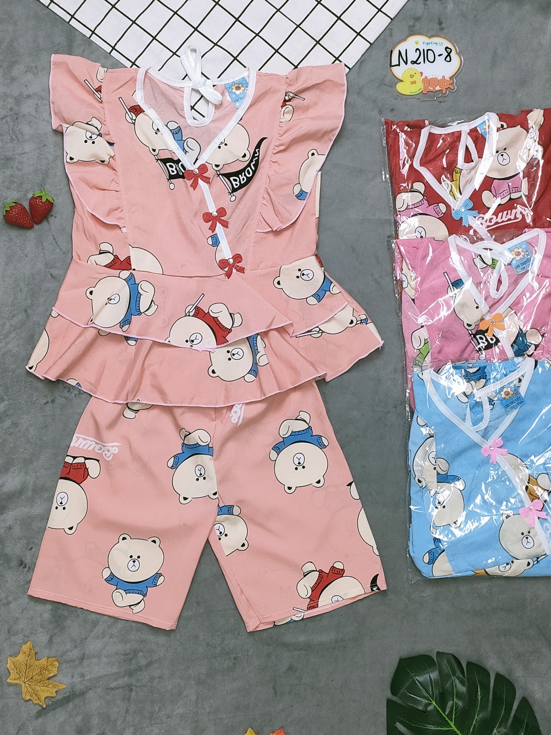 Bộ Lụa Cánh Tiên Quần Lửng Bé (12-18kg) ( Giao màu ngẫu nhiên)