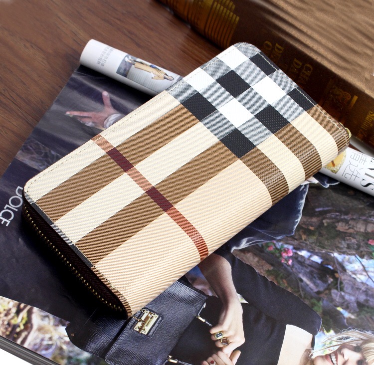 Ví Clutch Da BB Kẻ Sọc Sang Trọng