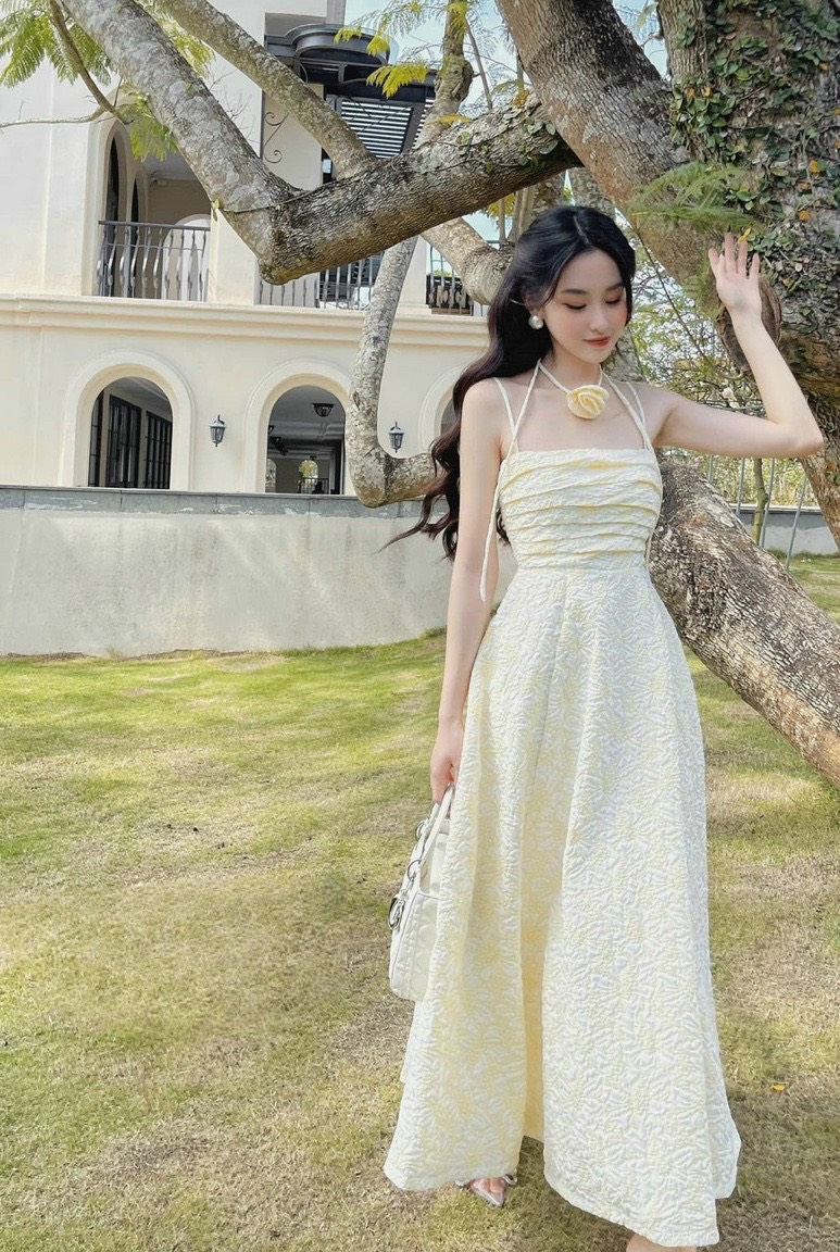 Đầm gấm tapta 2 dây họa tiết hoa kèm dây cổ đính hoa tiểu thư