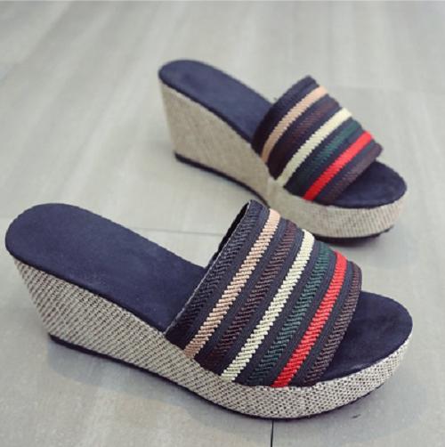 Dép đế xuồng quai ngang thổ cẩm