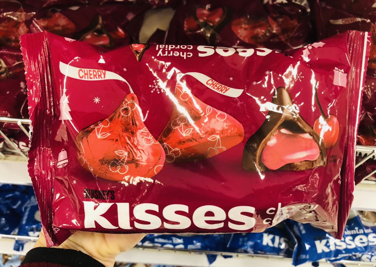 KẸO SOCOLA SỮA NHÂN SYRUP CHERY HERSHEY S KISSES Milk Chocolates Filled