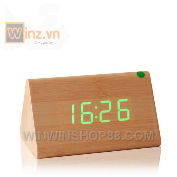 Đồng hồ gỗ hình tam giác có đèn LED (màu gỗ)