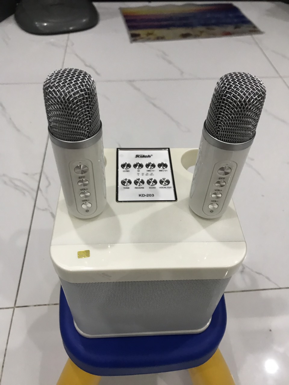 Loa karaoke mini KD203 kèm 2 mic không dây