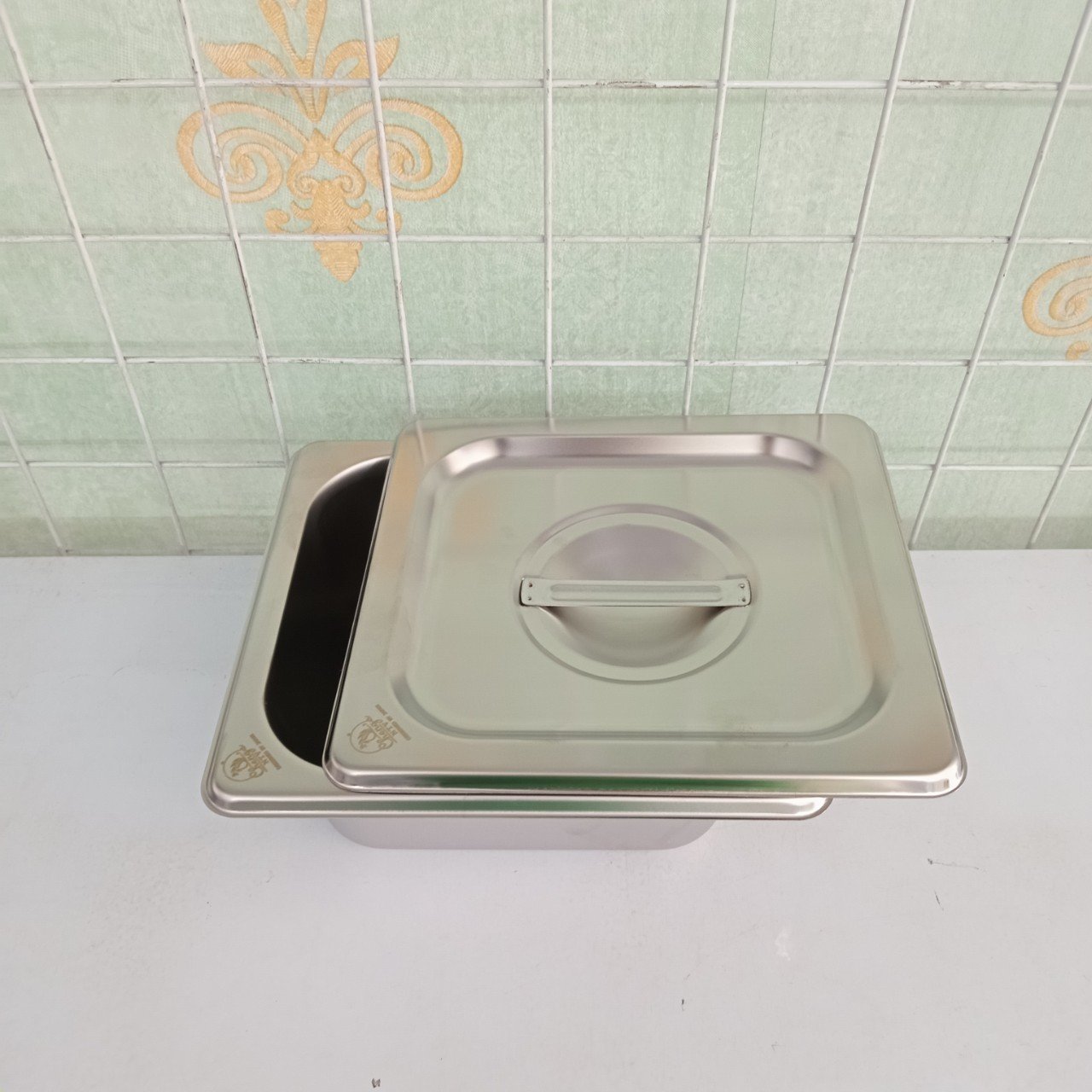 Khay inox 1/6 đựng topping, thực phẩm có nắp