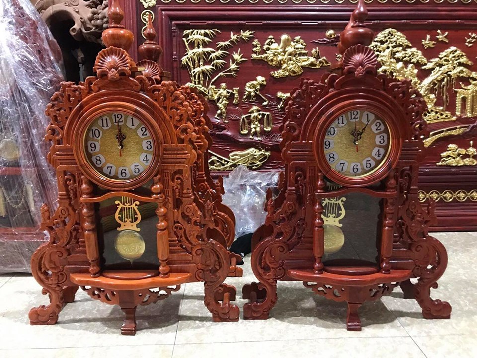 Đồng hồ trang trí để bàn gỗ hương