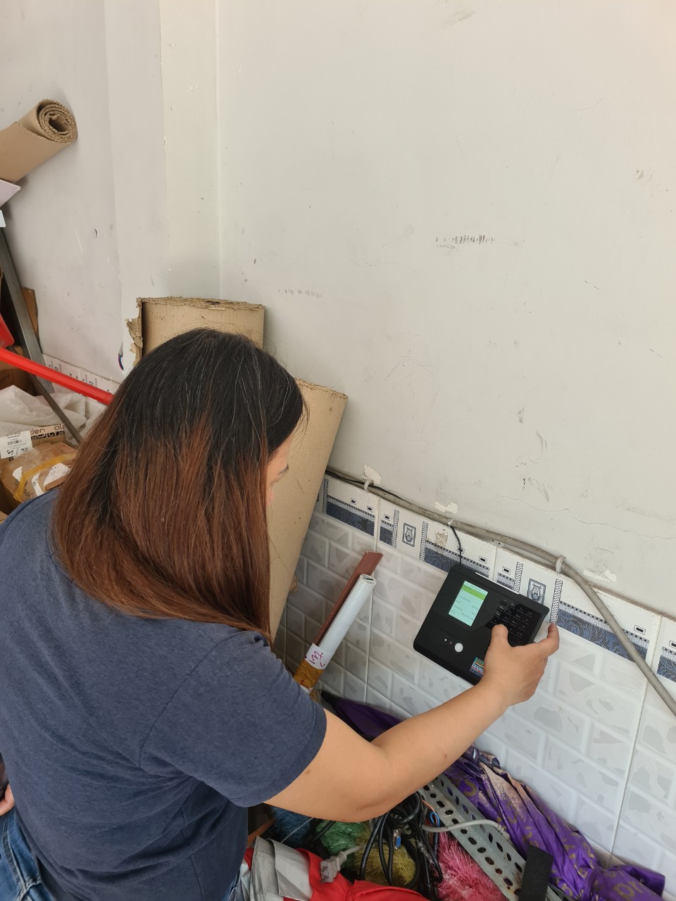[FA 110] MÁY CHẤM CÔNG KHUÔN MẶT giá rẻ . Phù hợp sử dụng cho ít nhân viên , thao tác đăng ký dễ dàng