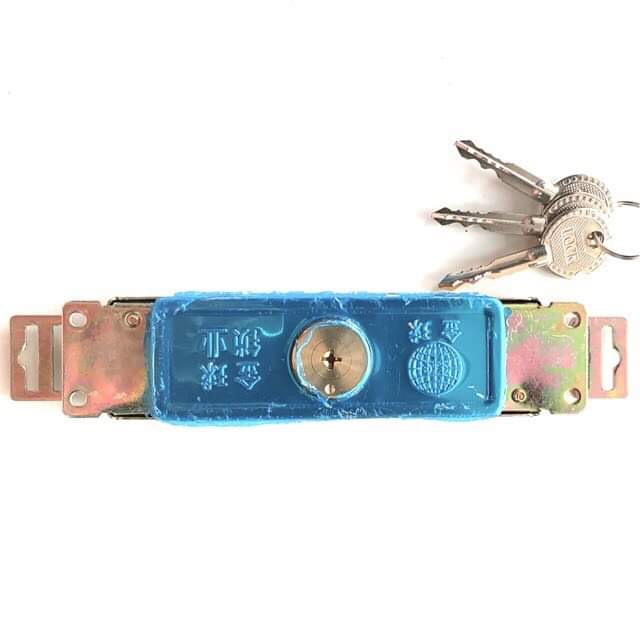 [HCM]Ổ khoá cửa cuốn chìa khoá 4 cạnh