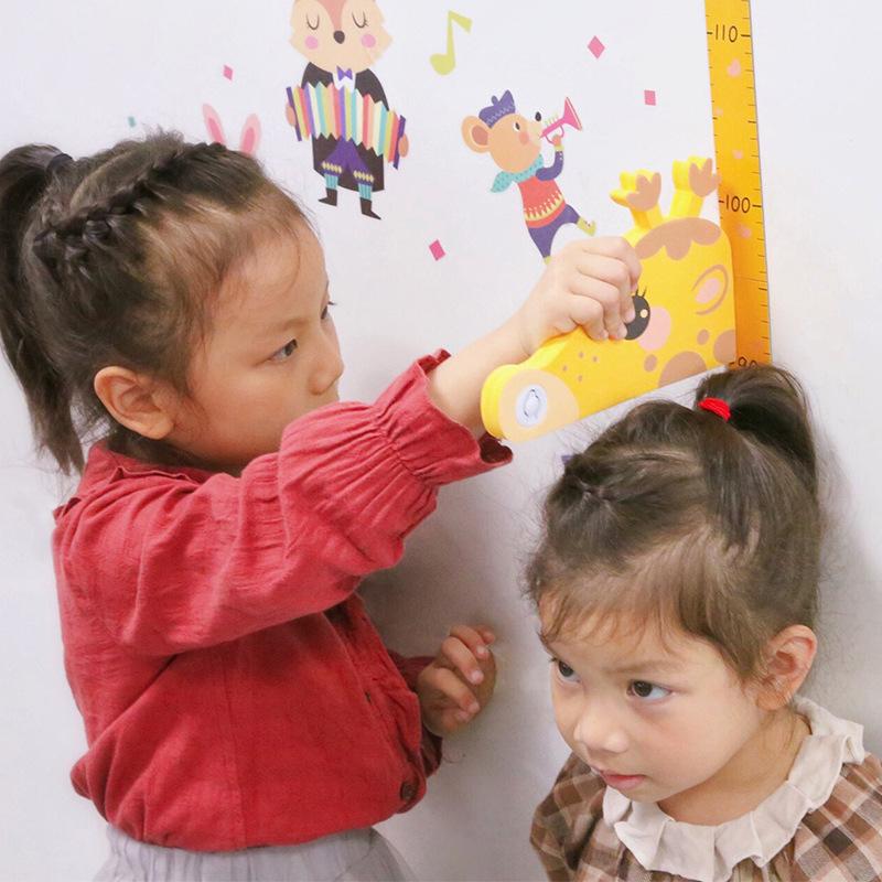Decal dán tường đo chiều cao có gắn nam châm cho bé