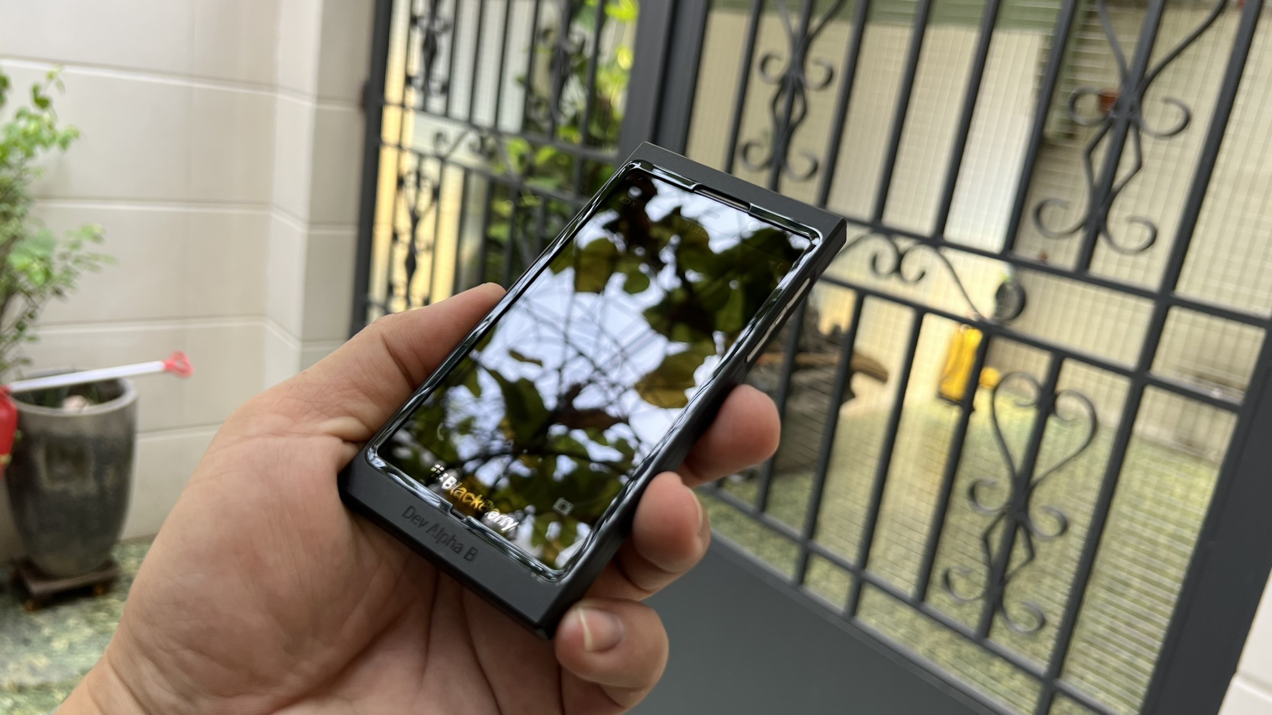 Lk Điện thoại Blackberry Dev Alpha B chính hãng