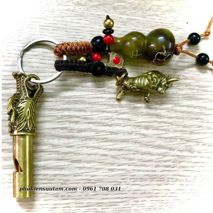 Móc khoá còi đầu rồng đồng hồ lô tượng đồng con trâu, kích thước đa dạng, màu đồng - sp006287