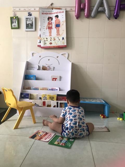 (Khắc tên bé free) Kệ giá sách hình gấu đựng đồ đa năng (size to)