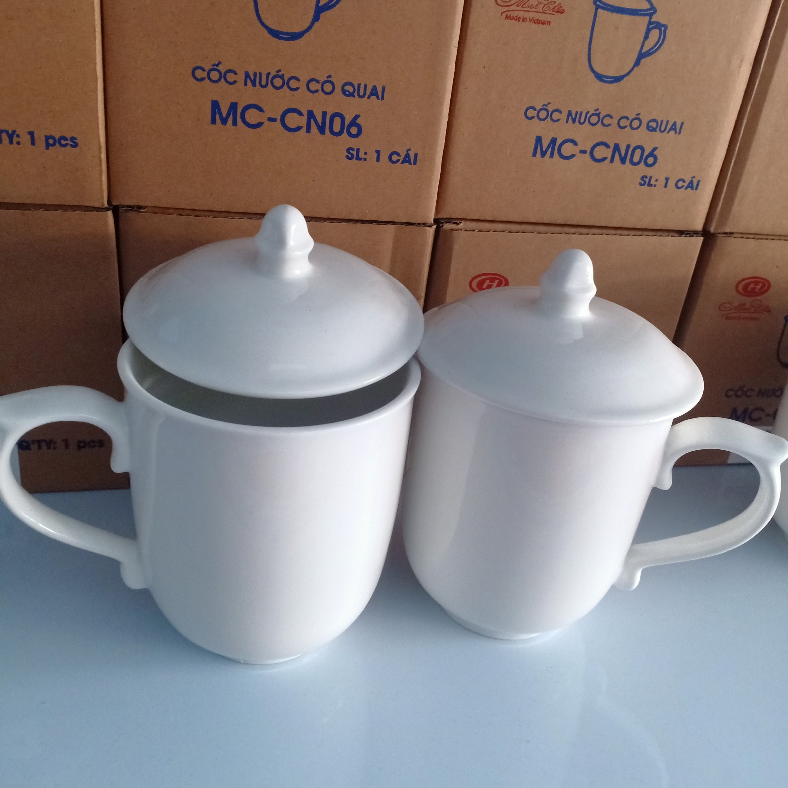Combo 02 Ly sứ cao cấp Minh Châu có nắp 300ml
