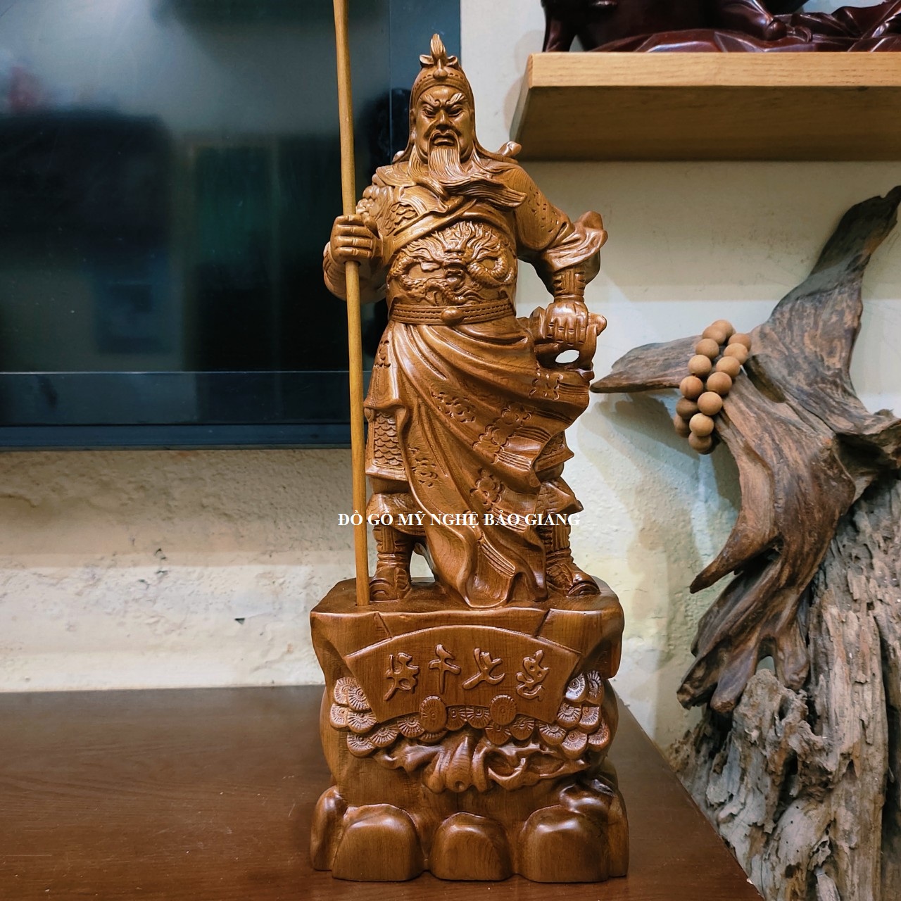 Tượng quan công gỗ bách xanh cao 30 cm