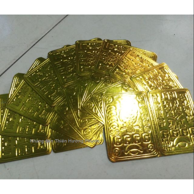 10 thẻ vàng quốc tế vàng mã