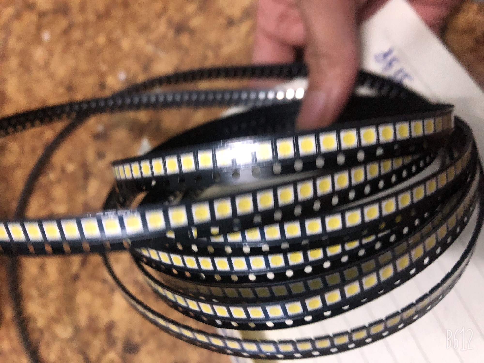 Nhân led tivi 3030 -6V combo 50 bóng