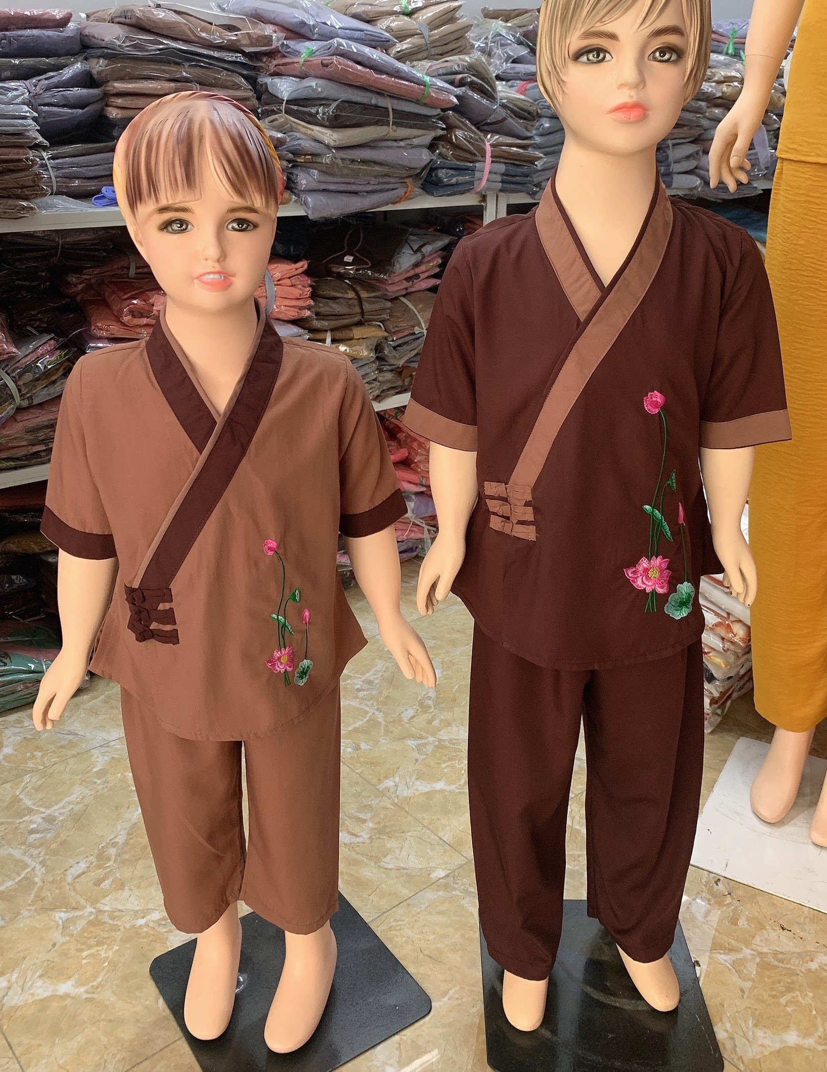 Đồ lam đi chùa bé gái mẫu 3 nút