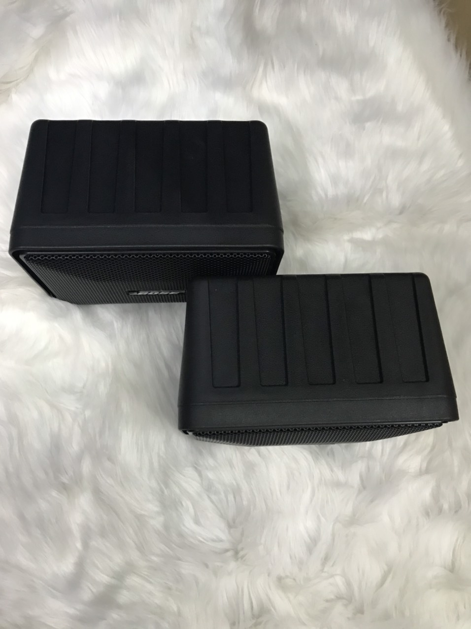 Loa treo tường hiệu Bose 101