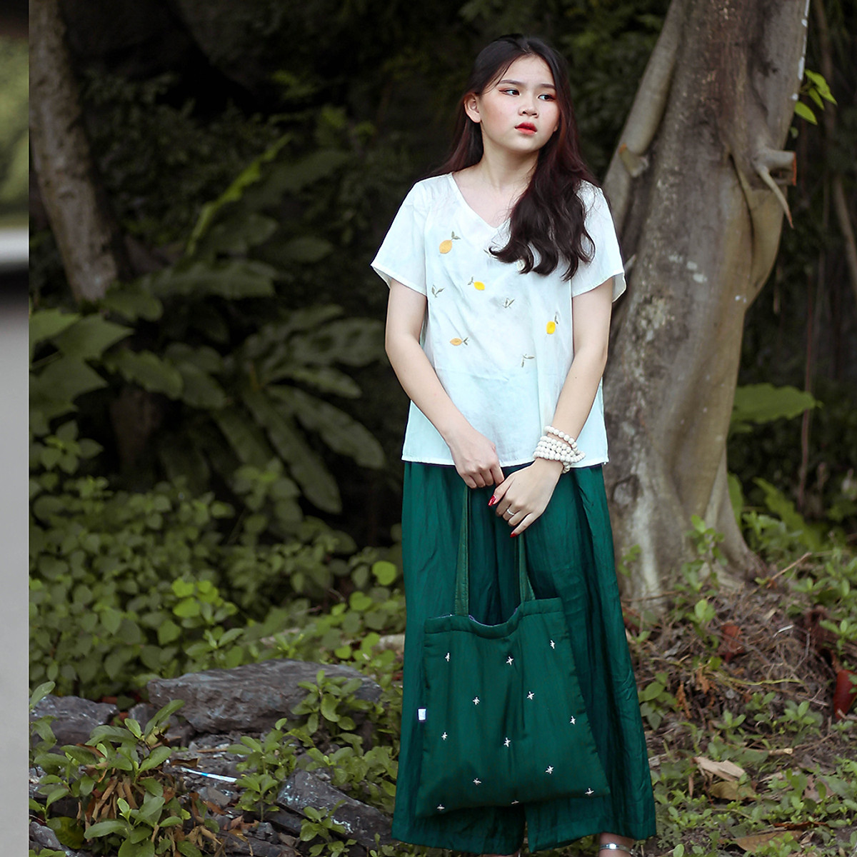 Áo Lụa Tơ Tằm Cổ Tim Thêu Tay