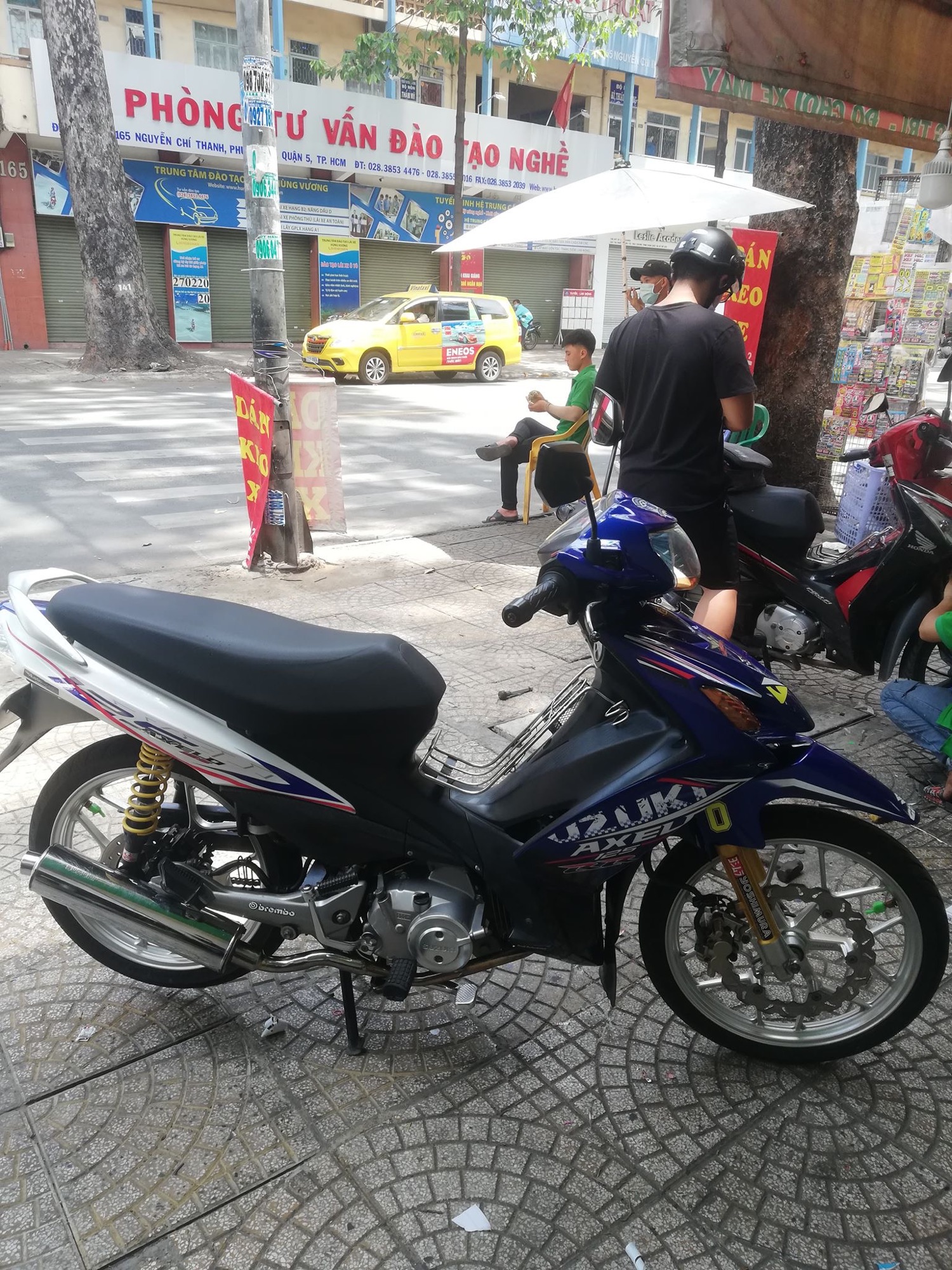 Tem rời Axelo trắng xanh