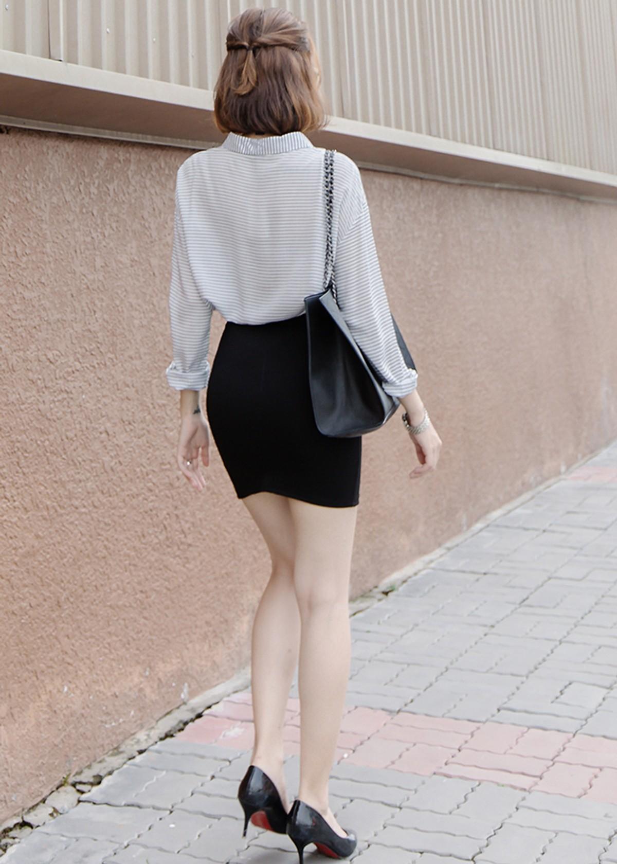 Chân váy ôm xẻ tà trước