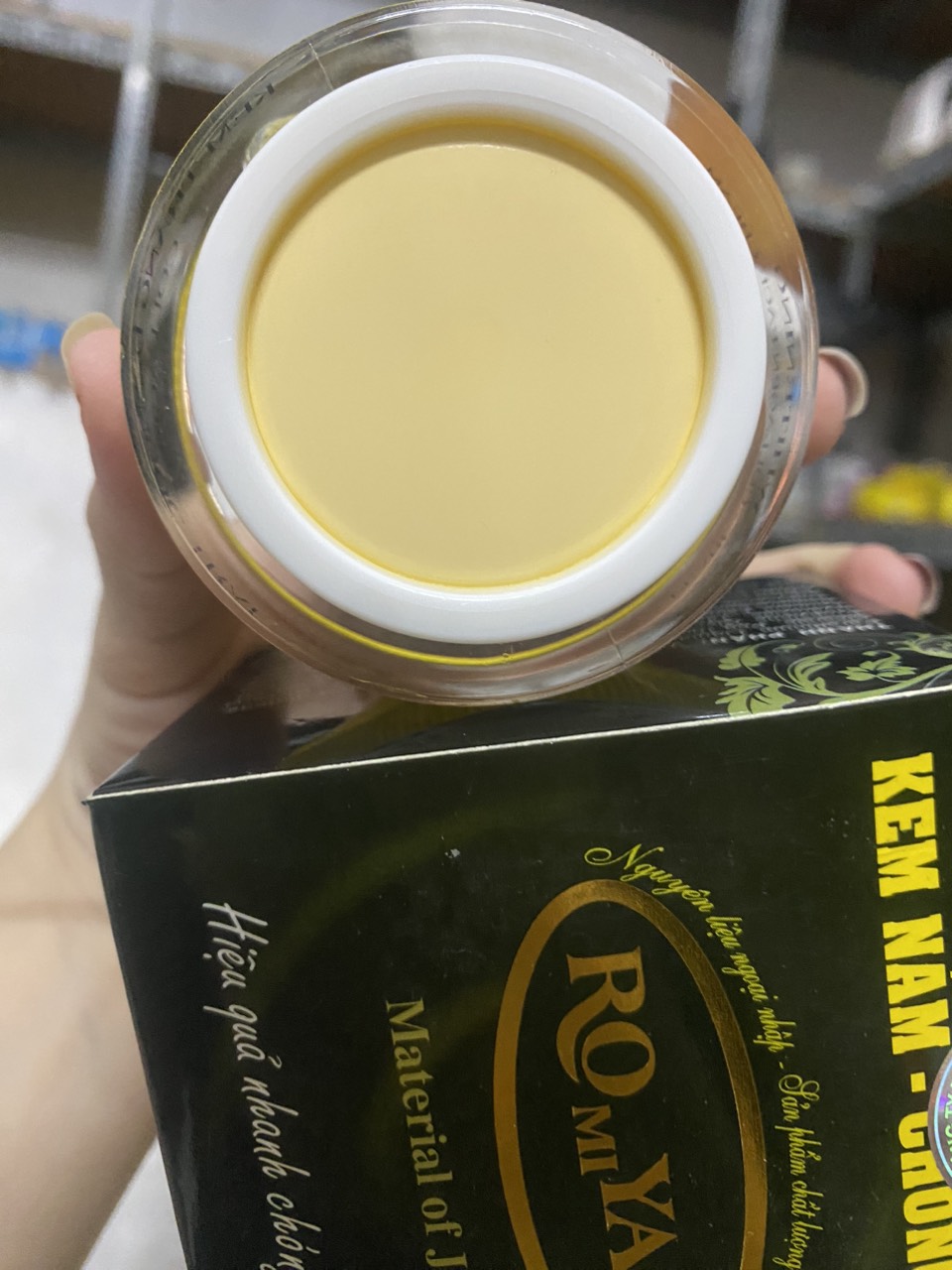 Kem Nám Vàng Chống Nắng 18g Romiyar (Mẫu Mới)
