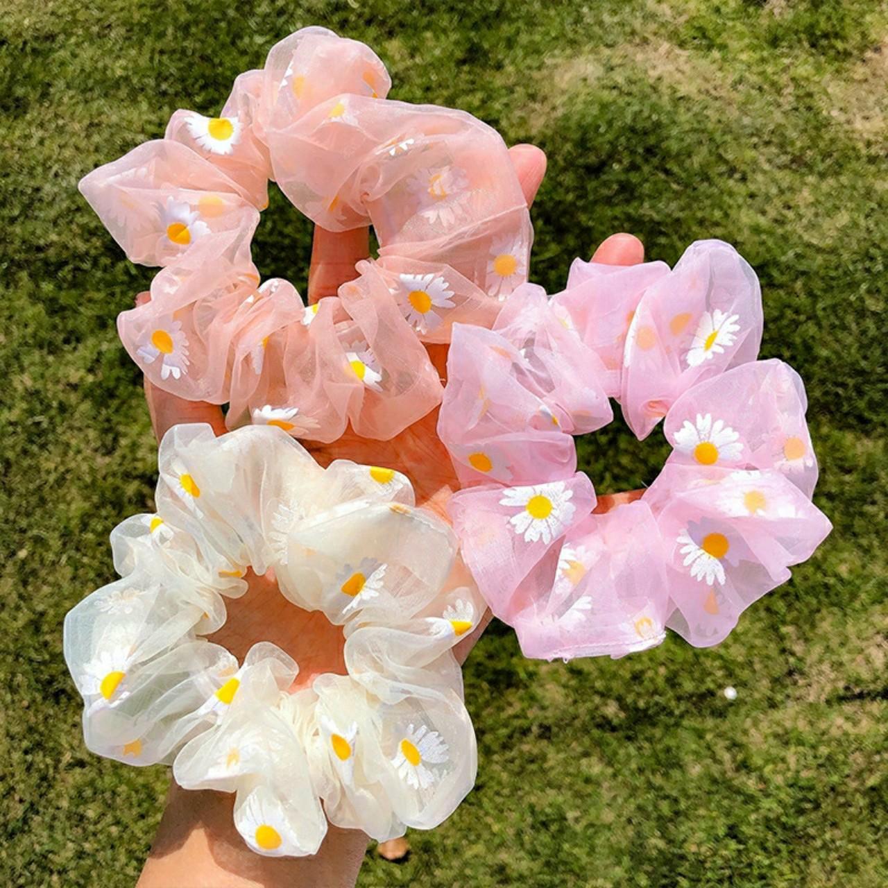 CỘT TÓC  SCRUNCHIE  HOA CÚC KÈM TÚI - COMBO 3