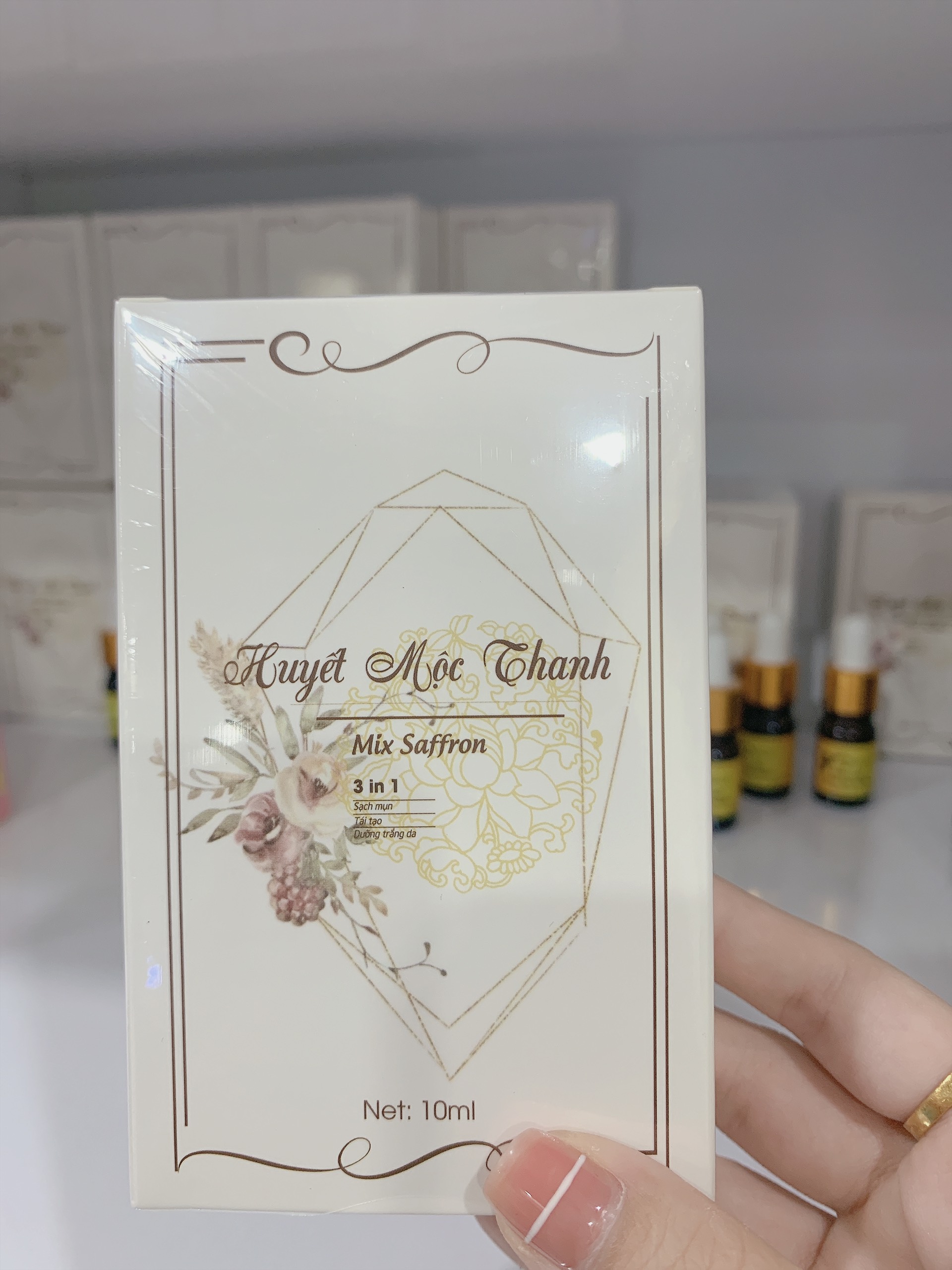 Huyết Mộc Thanh Mix Saffron cao cấp cam kết 100% sạch mụn