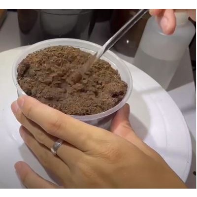 Đất sét kết dính dán tường rêu