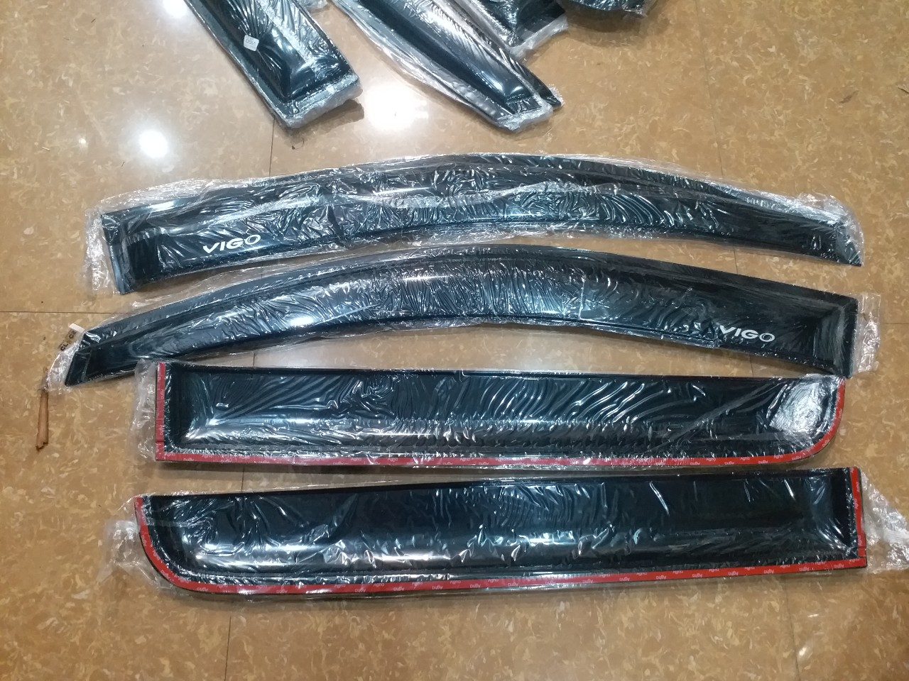 Bộ vè che mưa đen xe toyota hilux vigo 2005-2011