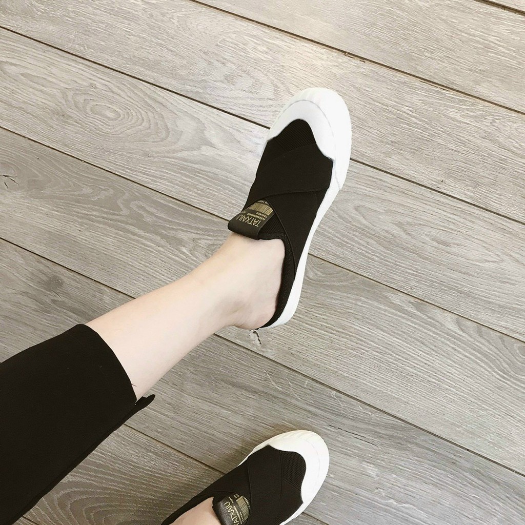 Giày sục thể thao vạt chéo
