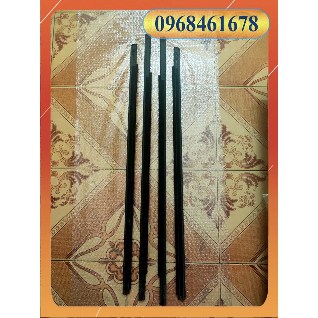 NẸP CHÂN KÍNH NGOÀI LACETTI ĐỜI 2004-2009
