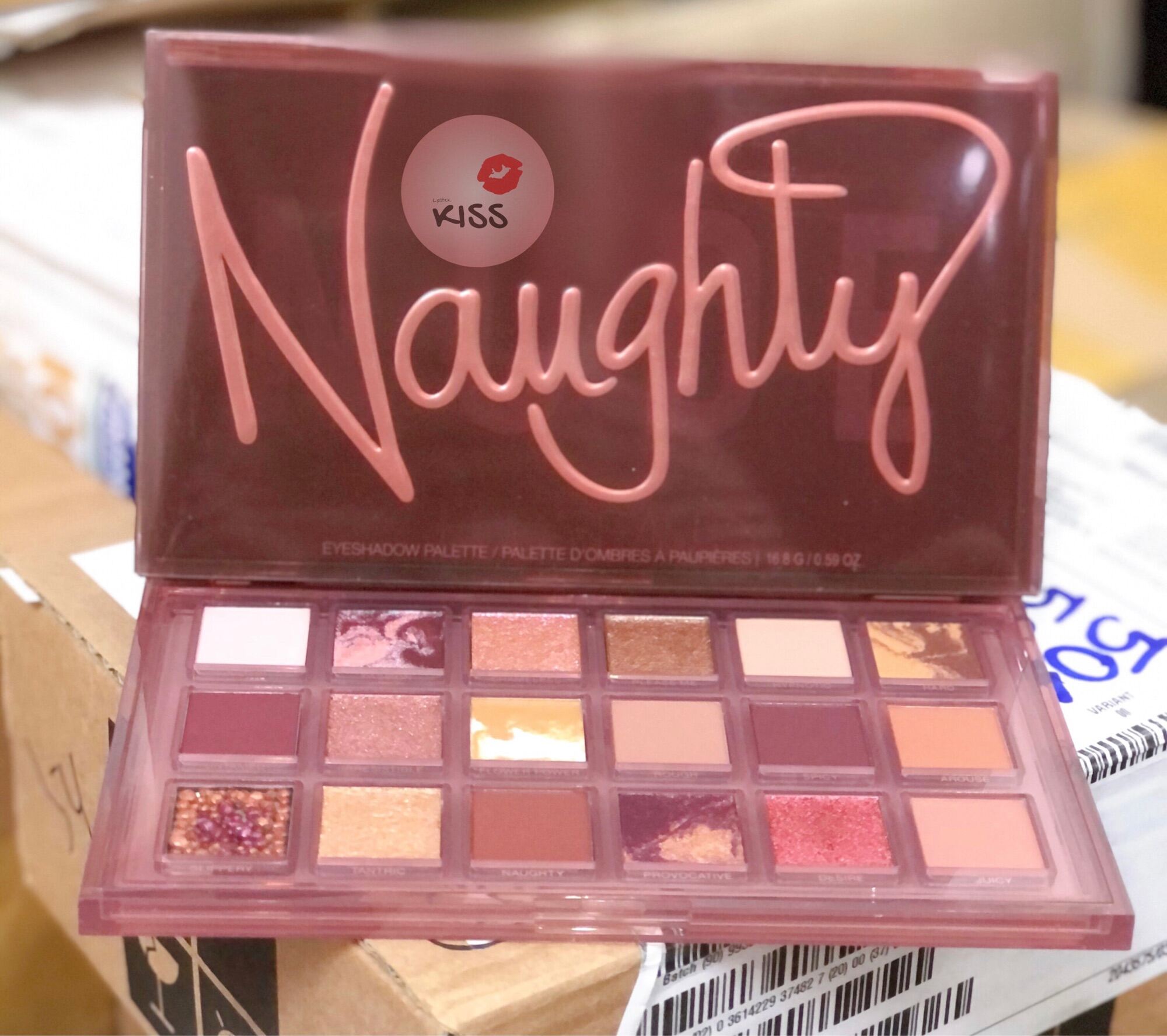 [FreeShip Max] - Bảng phấn mắt H.uda B.eauty - Kiss cosmetics