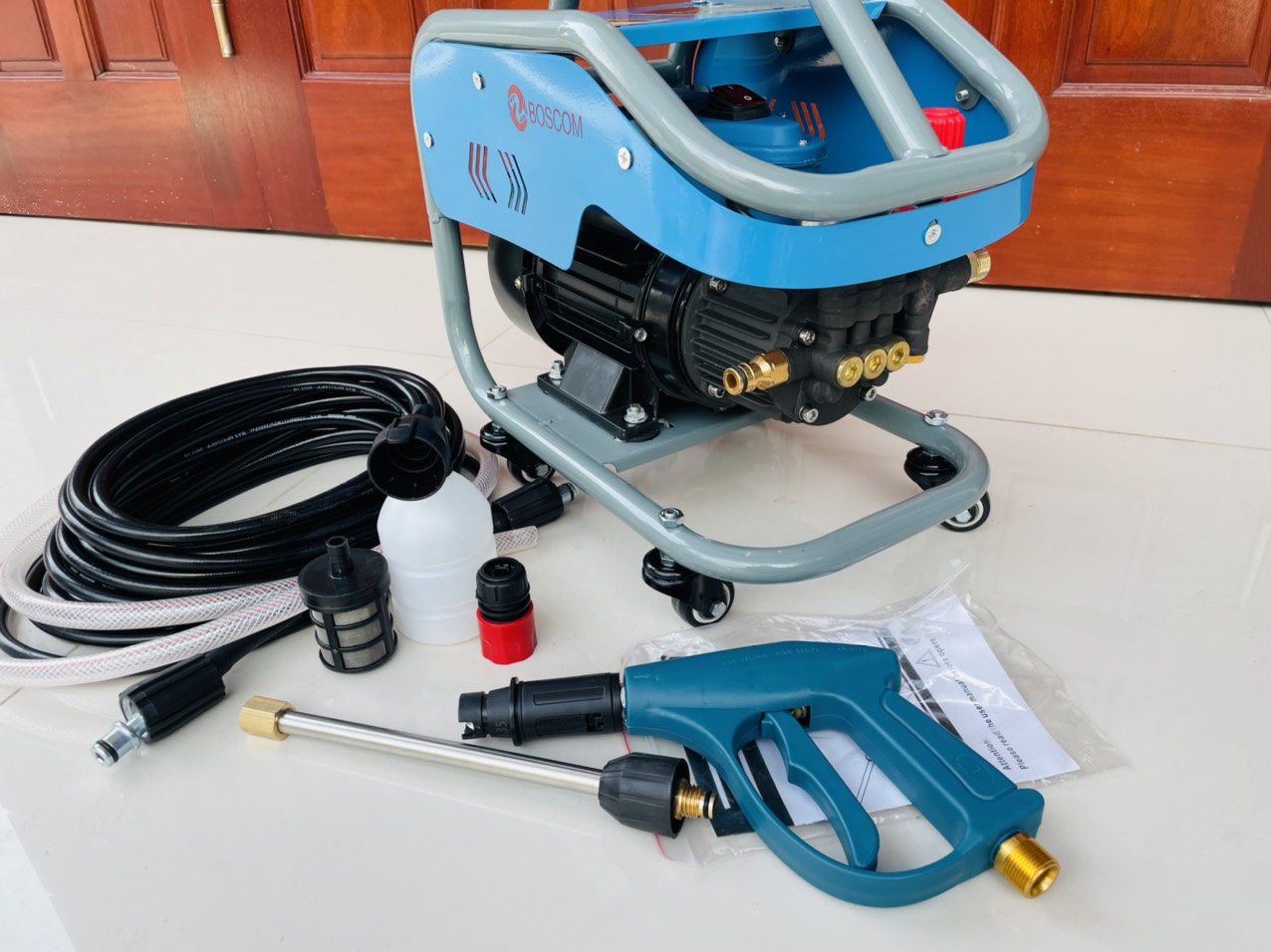 MÁY RỬA XE GIA ĐÌNH BOS COM T988