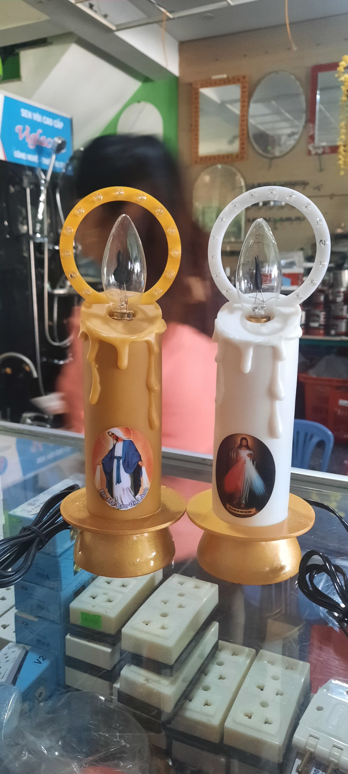 Đèn led hình nến trang trí bàn thờ chúa [Ảnh thật] [Có sẵn][Giá hủy diệt]