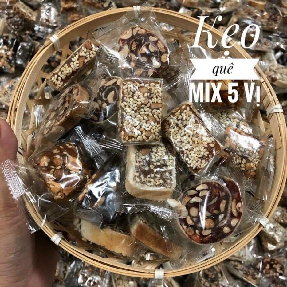 Kẹo quê mix 5 loại 1kg (Kẹo chuối cuộn bánh tráng, kẹo mè xửng)