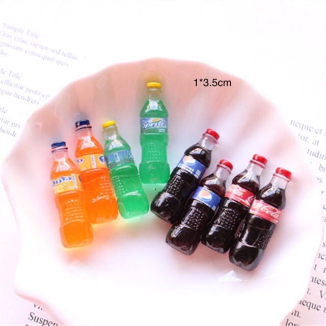 Charm chai nước ngọt mô hình bằng nhựa