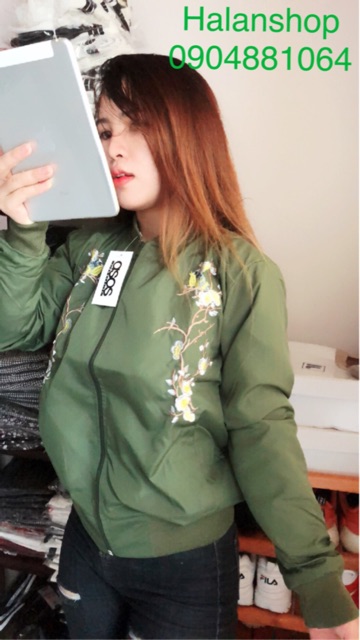 Áo khoác dù thêu hoa