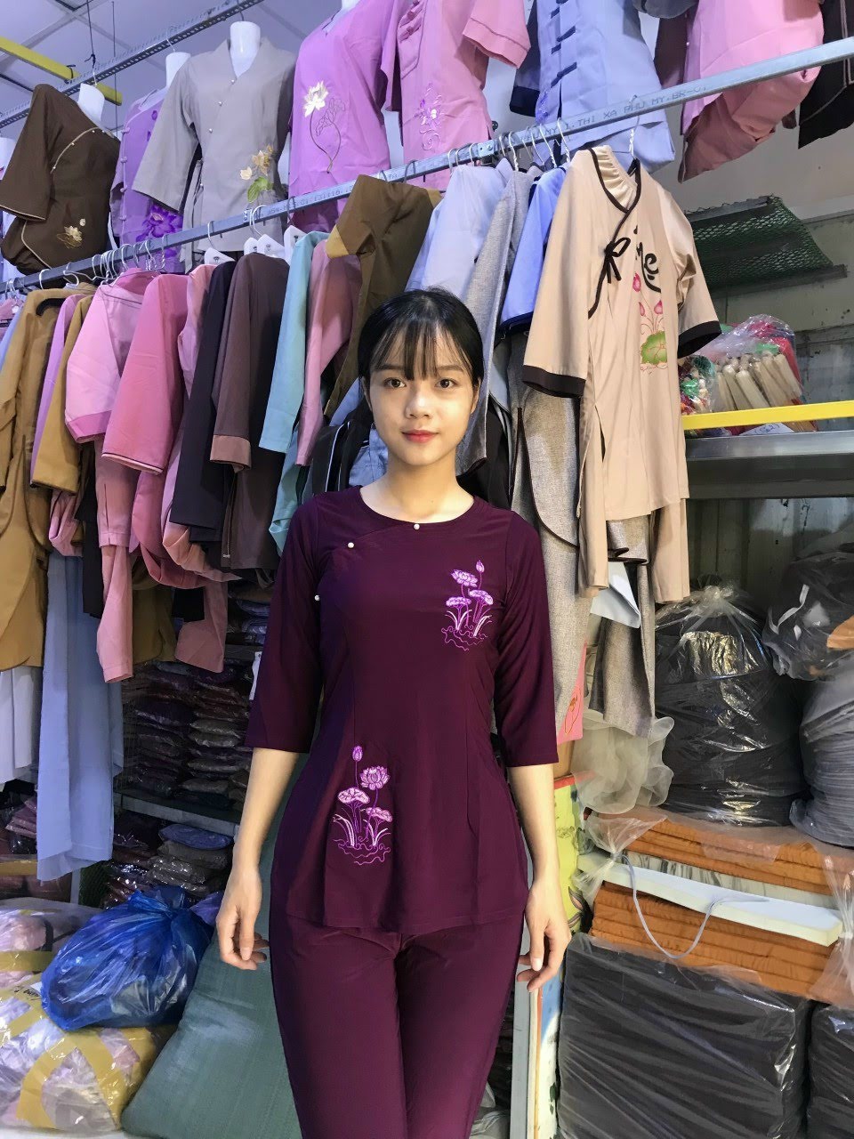 Đồ lam đi chùa, đồ phật tử nữ mẫu Xẩm thun