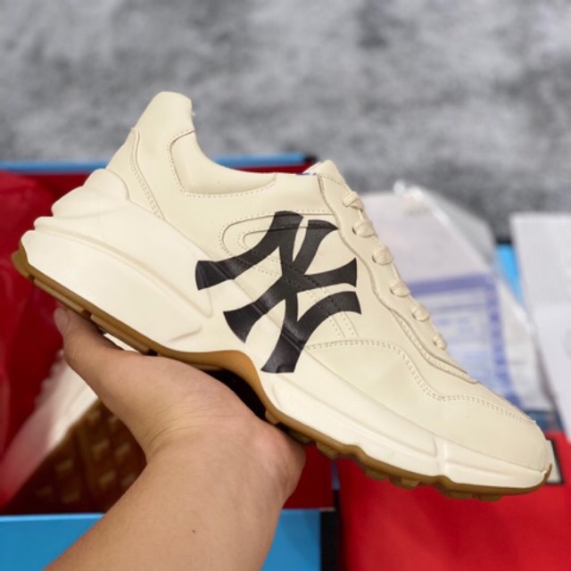 Giày Sneaker Guccci Yankess ( GC màu trắng chữ W)