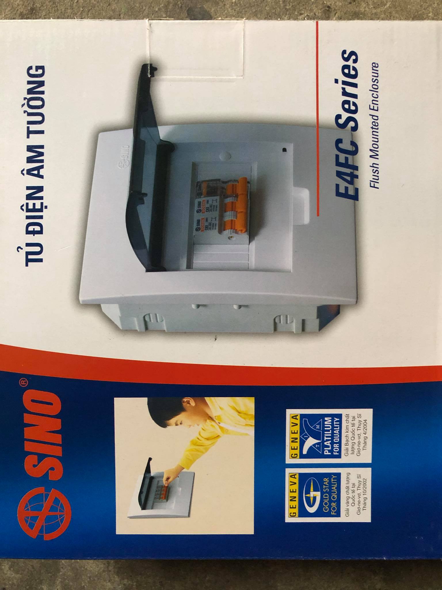 Tủ điện âm tường Sino E4FC3/6LA