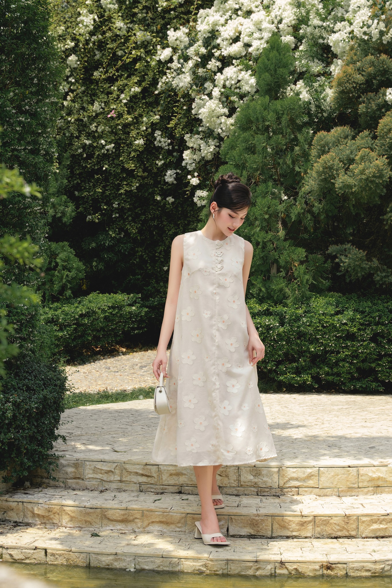 Voucher siêu sale 15% OLV - Đầm hoa suông Erin Fleur Dress