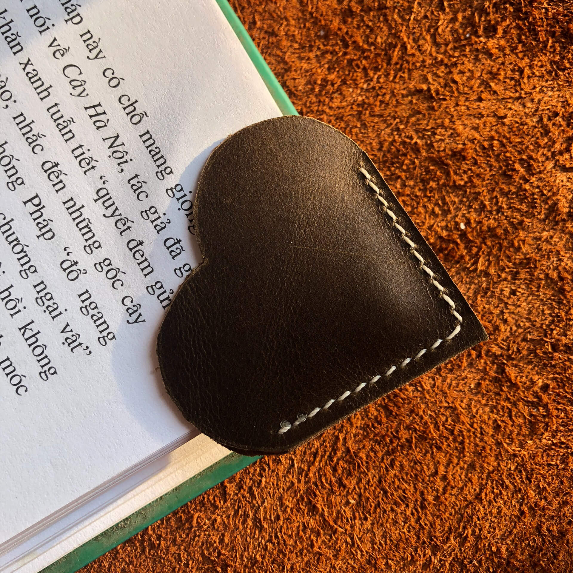 Bookmark/ Đánh Dấu Sách Da Thật Trái Tim Big Heart