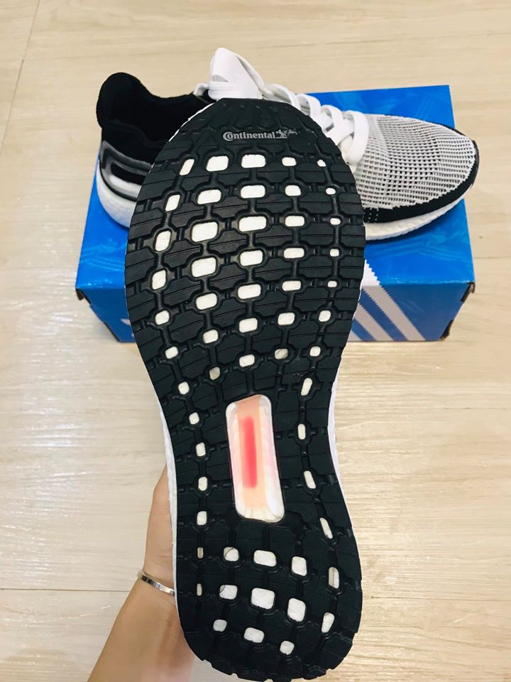 Giày Thể Thao Chạy Bộ UltraBoost Đế Siêu Êm