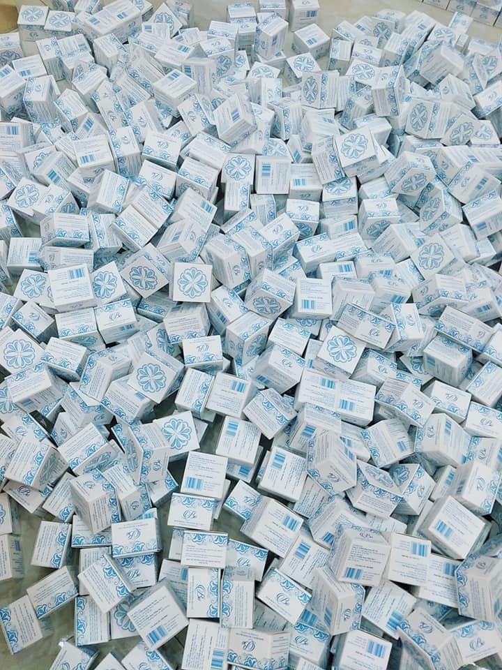 sỉ 10 hộp kem đông y đa năng  bà vân