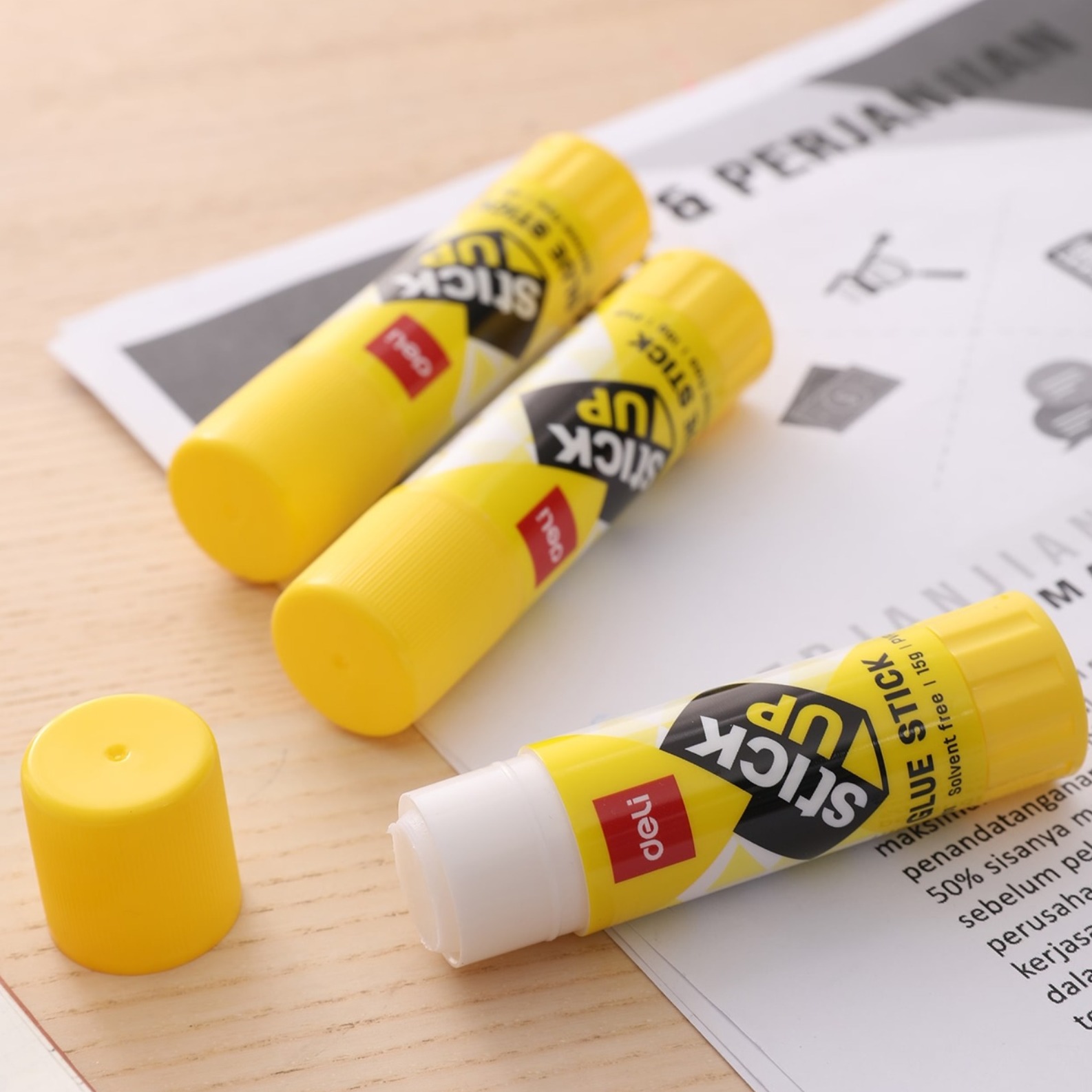 Hồ khô Deli - 15g bám dính mạnh, ít mùi - Combo 2 chiếc - EA20110